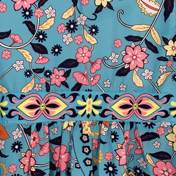 Bright floral dress - Size Medium - Picture 2 of 5